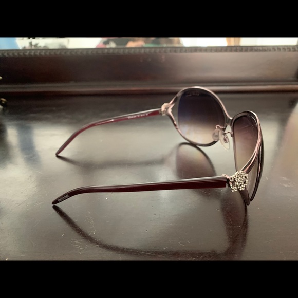 Tom Ford Sunglasses in the color purple - Picture 3 of 3